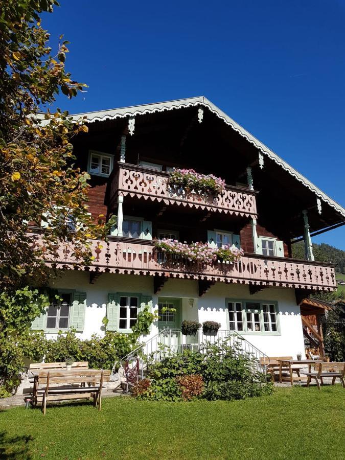 Villa Zeppelin - App Bergkristall Bramberg am Wildkogel Exterior photo